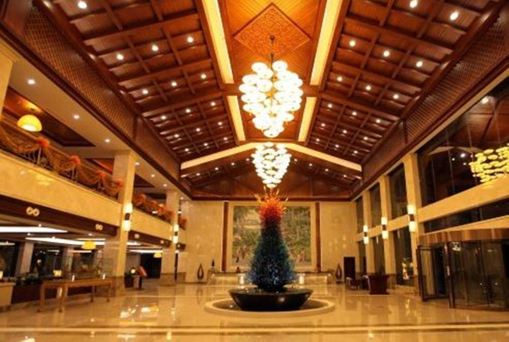 Hotel Ramada Plaza Xishuangbanna Exterior foto
