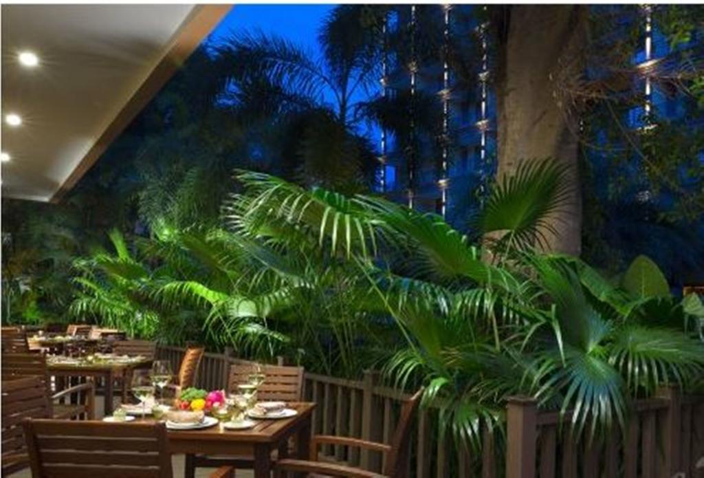 Hotel Ramada Plaza Xishuangbanna Exterior foto