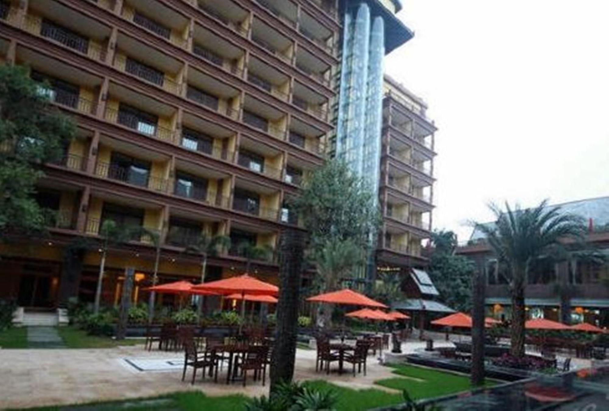 Hotel Ramada Plaza Xishuangbanna Exterior foto