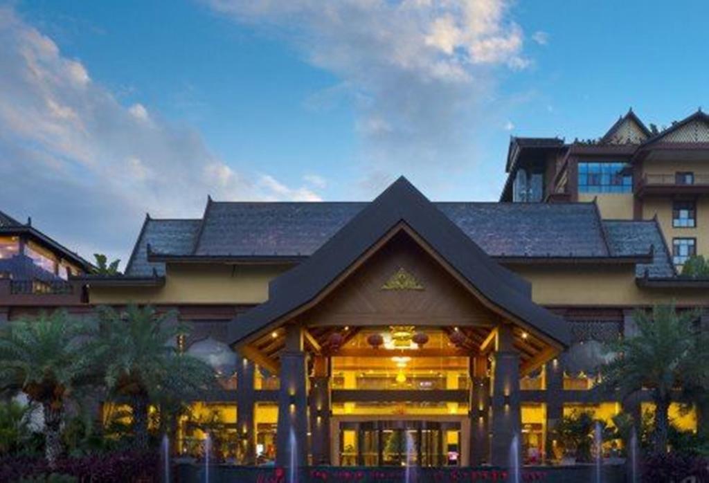 Hotel Ramada Plaza Xishuangbanna Exterior foto