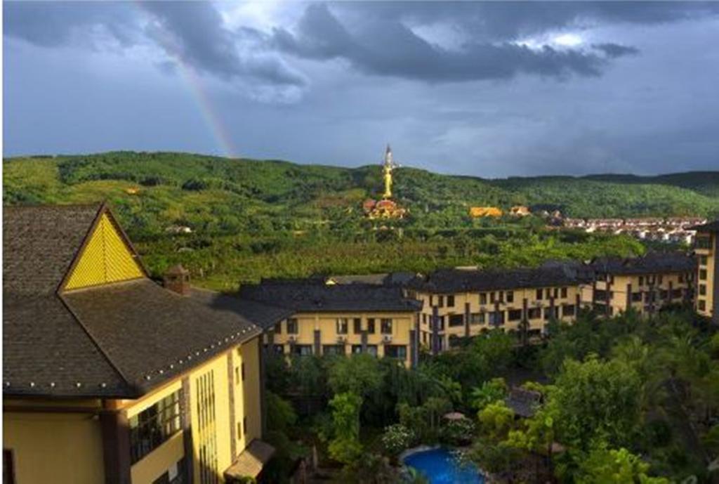 Hotel Ramada Plaza Xishuangbanna Exterior foto